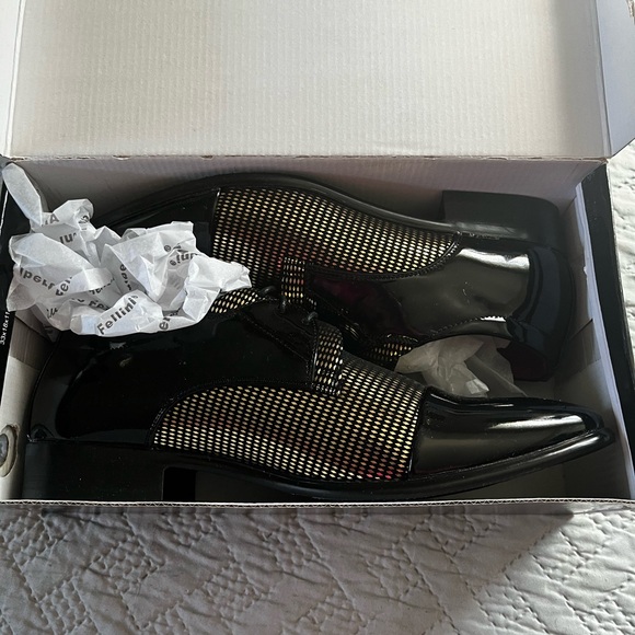 Black and Gold Oxford Shoes with Glossy Finish - Picture 10 of 12